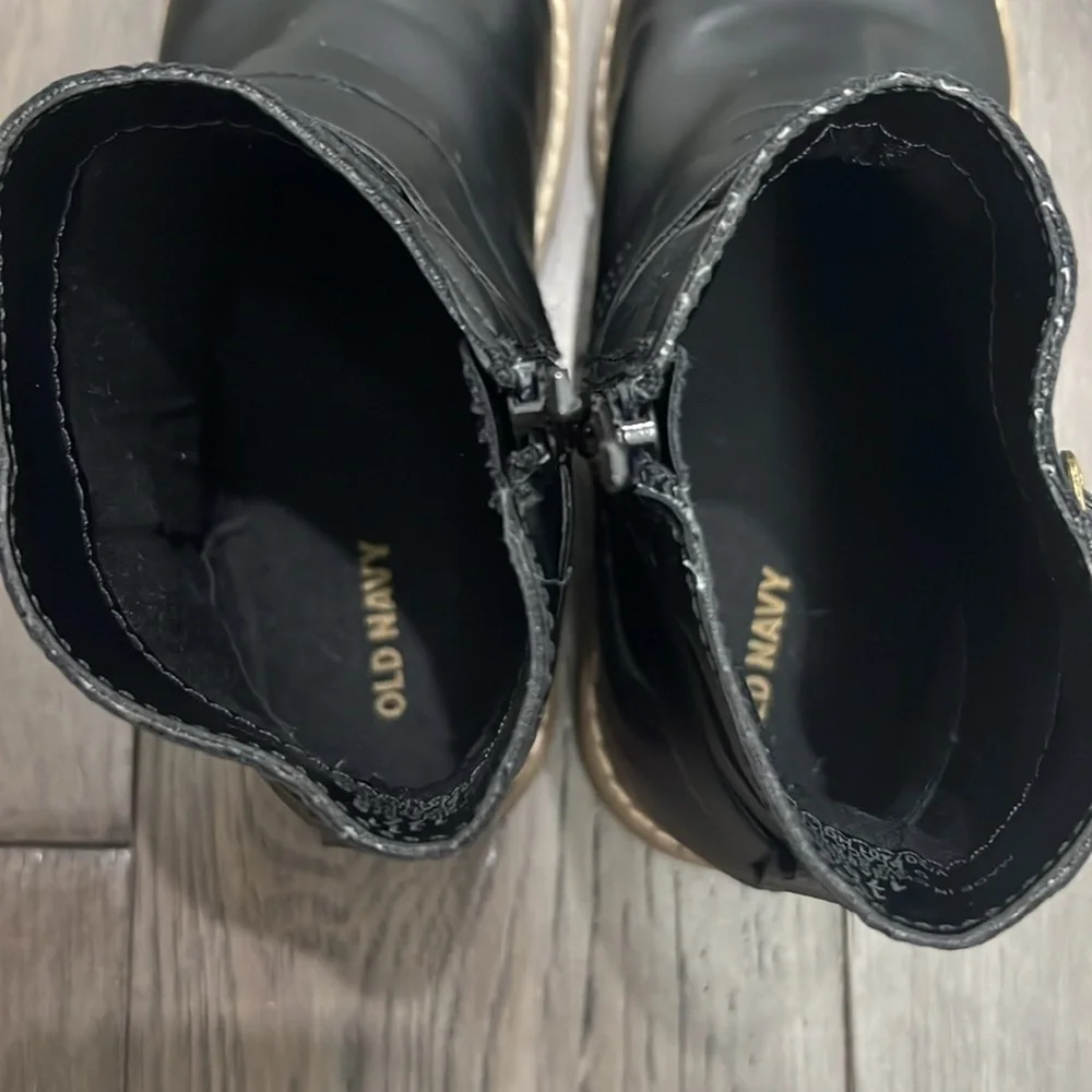 Old Navy zippered girls booties with gold hardware buckles